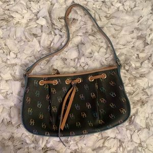 Dooney & bourke purse 🎀